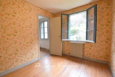 LUZ-SAINT-SAUVEUR (65), maison de village avec grand potentiel, 5 chambres, terrain et terrasse