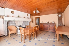 Viella, charming 7-room village house with great potential and panoramic views!
