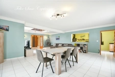 5 minutes from Argelès-Gazost 65400, superb house requiring no work with gîte and panoramic mountain views!