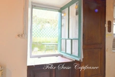 LUZ-SAINT-SAUVEUR (65), village house with great potential, 5 bedrooms, land and terrace