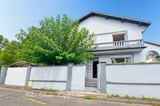 LOURDES (65),belle maison familiale d'environ 203 m2 avec 4 chambres et jardin !