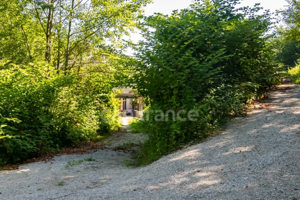 Saint-Cassin 73160 – Environ 270 m² habitables, 4 logements indépendants, 150 m² de potentiel supplémentaire. Un bien unique aux perspectives exceptionnelles.