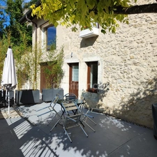 🏡 CHANAZ – Propriété de caractère en bord de canal – 4 logements indépendants – 289 m² habitables sur 5 800 m² de terrain boisé Ensemble Immobilier Unique CHANAZ 