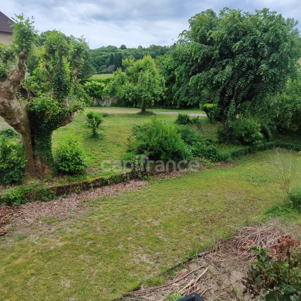 À réinventer : 230 m² de potentiel sur 900 m² de terrain SAINT ALBIN DE VAULSERRE (38)
