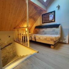 🏡 CHANAZ – Propriété de caractère en bord de canal – 4 logements indépendants – 289 m² habitables sur 5 800 m² de terrain boisé Ensemble Immobilier Unique CHANAZ 