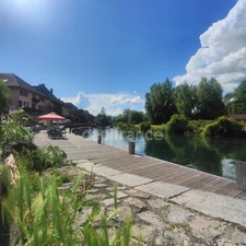🏡 CHANAZ – Propriété de caractère en bord de canal – 4 logements indépendants – 289 m² habitables sur 5 800 m² de terrain boisé Ensemble Immobilier Unique CHANAZ 