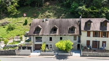 🏡 CHANAZ – Propriété de caractère en bord de canal – 4 logements indépendants – 289 m² habitables sur 5 800 m² de terrain boisé Ensemble Immobilier Unique CHANAZ 