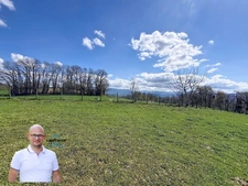 SAINT-GENIS-LES-VILLAGES – Un cadre de vie rare entre nature, calme absolu et panorama d’exception propriété atypique sur 10000m2 de terrain. 