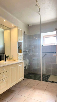 Chambéry-le-Vieux – Vue montagnes, grand jardin et maison aux multiples possibilités !