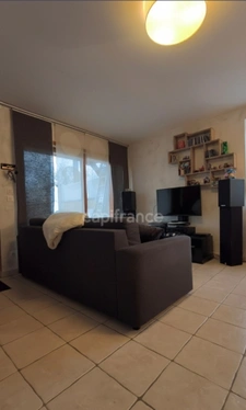 T3 Rez-de-Jardin 57 m² – Terrasse 60 m², Parking couvert, Cave 26 m² – À 5 min de Voiron