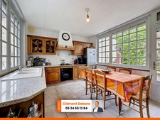 Maison avec plus de 200 m² avec 5 chambres