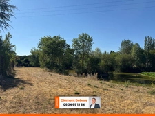 Étang privé avec terrain de loisirs 
