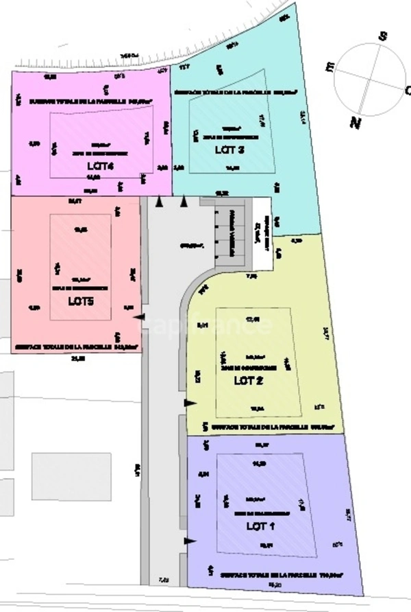 Terrain à projet avec permis d'aménager - 3 816m²