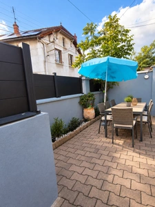NEVERS – FULLY RENOVATED 80 SQM APARTMENT WITH COVERED TERRACE – IDEAL FOR INVESTORS  