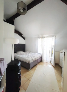 NEVERS – FULLY RENOVATED 80 SQM APARTMENT WITH COVERED TERRACE – IDEAL FOR INVESTORS  
