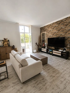 "Appartement 91 m² avec Terrasse exceptionnelle de 150 m² – " Une Maison dans le Ciel " - Plein Centre Nevers 