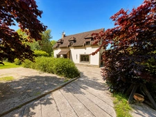 Propriété de charme avec installations équestres sur plus de 3 500 m² à Plailly (60)