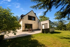 Propriété de charme avec installations équestres sur plus de 3 500 m² à Plailly (60)