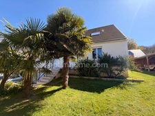 Propriété familiale avec dépendance et piscine à BREUIL LE SEC (60)
