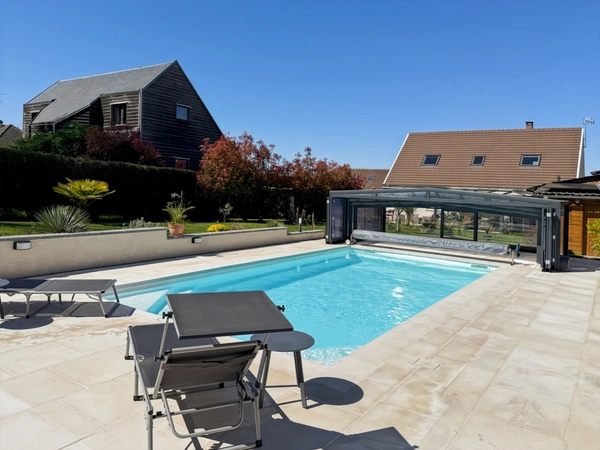 Propriété familiale avec dépendance et piscine à BREUIL LE SEC (60)