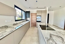 Contemporary villa of 155m² + garage and swimming pool - 2025 - Exceptional panoramic view - La Motte
