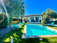 Contemporary house for sale LE MUY (83)