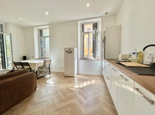 T3 73M2 RÉNOVÉ - PLEIN SUD - MAISON BOURGEOISE - LE MUY 