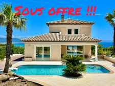 Villa d’Exception à Saint-Aygulf – Vue Mer Panoramique & Cadre Unique