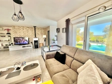 Contemporary house for sale LE MUY (83)