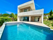 Contemporary villa of 155m² + garage and swimming pool - 2025 - Exceptional panoramic view - La Motte