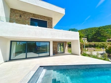 Contemporary villa of 155m² + garage and swimming pool - 2025 - Exceptional panoramic view - La Motte