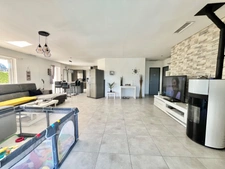 Contemporary house for sale LE MUY (83)