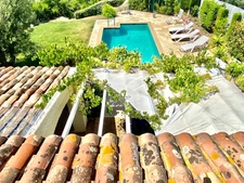 SAINT AYGULF - QUARTIER PRISE - VUE IMPRENABLE - GARAGES - PISCINE 