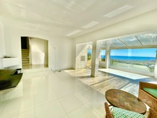 SAINT AYGULF - QUARTIER PRISE - VUE IMPRENABLE - GARAGES - PISCINE 