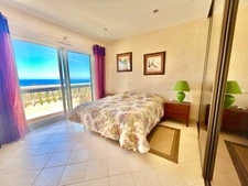 Villa d’Exception à Saint-Aygulf – Vue Mer Panoramique & Cadre Unique