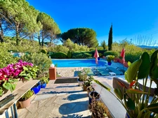 VILLA RÉNOVÉ DE 127m2  - PISCINE - GARAGE - GRAND TERRAIN 