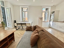 T3 73M2 RÉNOVÉ - PLEIN SUD - MAISON BOURGEOISE - LE MUY 
