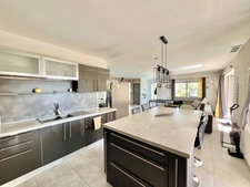 Contemporary house for sale LE MUY (83)