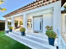 Contemporary house for sale LE MUY (83)