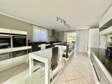 House for sale, 12 rooms, PUGET SUR ARGENS (83)