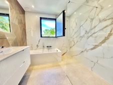 Contemporary villa of 155m² + garage and swimming pool - 2025 - Exceptional panoramic view - La Motte