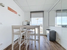 ANNEMASSE – BUREAUX 70 m² – 4 BUREAUX – 2 PARKINGS – GARE & TRAM À PIED