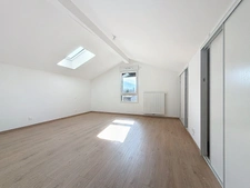 Appartement T4 attique 100m2 à vendre - BRENTHONNE (74)