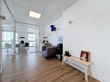 ANNEMASSE – BUREAUX 70 m² – 4 BUREAUX – 2 PARKINGS – GARE & TRAM À PIED