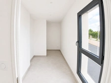 Villa contemporaine neuve avec piscine, suite parentale en RDC, 3 salles d’eau, double garage et vue dégagée