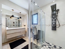 Villa neuve 5 chambres avec piscine et double garage à Cazouls-lès-Béziers