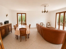 Villa méditerranéenne de plain-pied – 4 chambres – Studio indépendant – Piscine – Grand terrain arboré –
