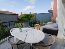 Appartement T3 Duplex avec terrasse & parkings – Sauvian
