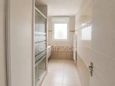 SÉRIGNAN – Grande terrasse, aperçu mer, 2 chambres + bureau et garage