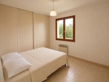 Villa méditerranéenne de plain-pied – 4 chambres – Studio indépendant – Piscine – Grand terrain arboré –